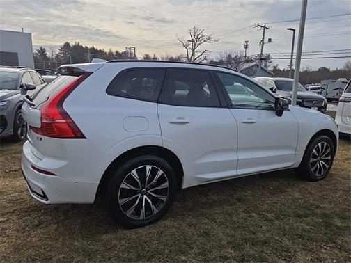 2025 Volvo XC60 B5 Plus