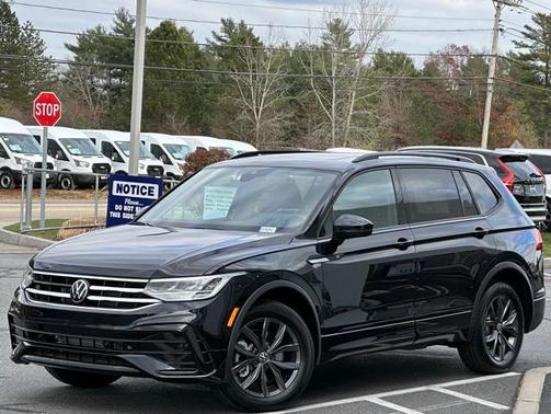 2024 Volkswagen Tiguan 2.0T SE R-Line Black