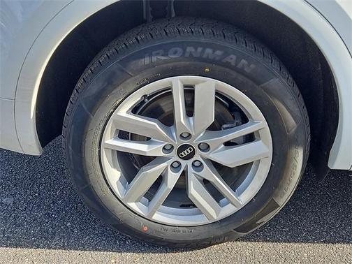 2023 Audi Q5 45 S line quattro Premium