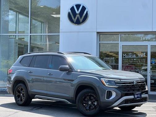 2024 Volkswagen Atlas 2.0T Peak Edition SE w/Technology