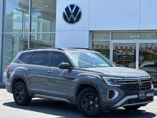 2024 Volkswagen Atlas 2.0T Peak Edition SE w/Technology