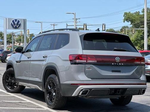 2024 Volkswagen Atlas 2.0T Peak Edition SE w/Technology