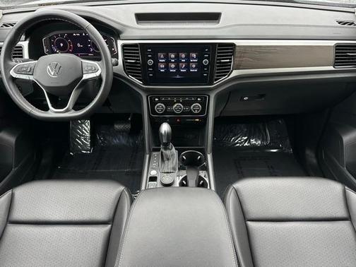 2022 Volkswagen Atlas 3.6L SE w/Technology