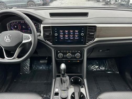 2022 Volkswagen Atlas 3.6L SE w/Technology