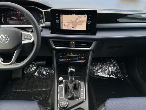 2025 Volkswagen Taos 1.5T SEL