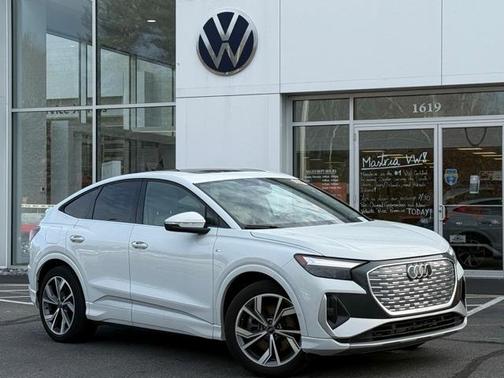 2024 Audi Q4 e-tron 55 quattro Premium