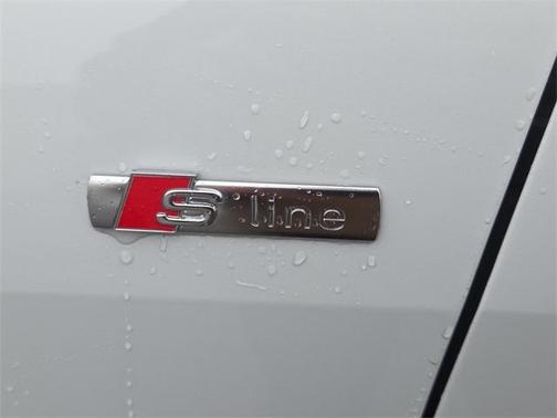 2024 Audi Q4 e-tron 55 quattro Premium