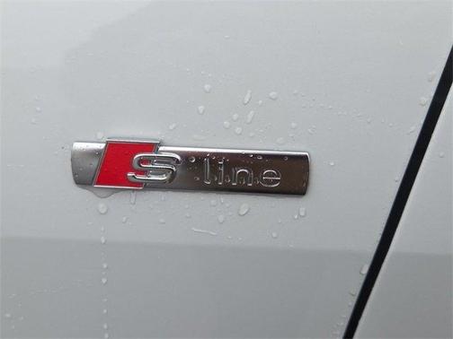 2024 Audi Q4 e-tron 55 quattro Premium