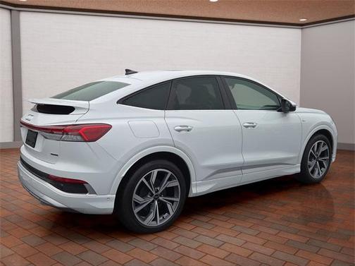 2024 Audi Q4 e-tron 55 quattro Premium