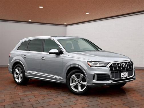 2023 Audi Q7 45 Premium