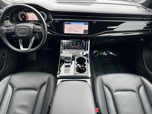2023 Audi Q7 45 Premium