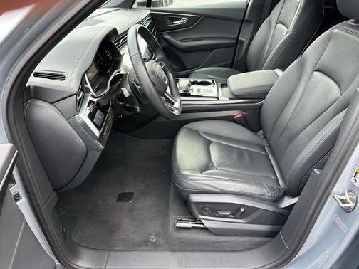 2023 Audi Q7 45 Premium