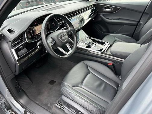 2023 Audi Q7 45 Premium