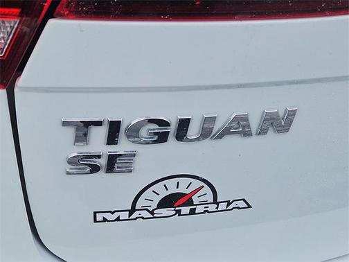 2021 Volkswagen Tiguan 2.0T SE R-Line Black