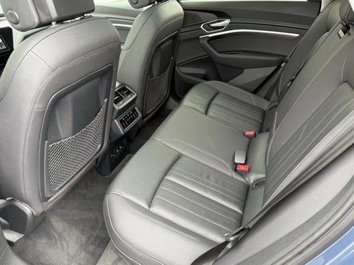 2021 Audi e-tron Premium