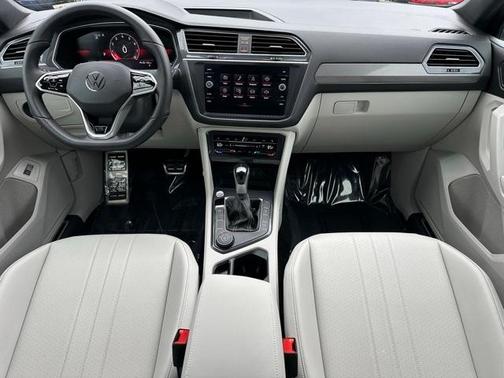 2024 Volkswagen Tiguan 2.0T SE R-Line Black
