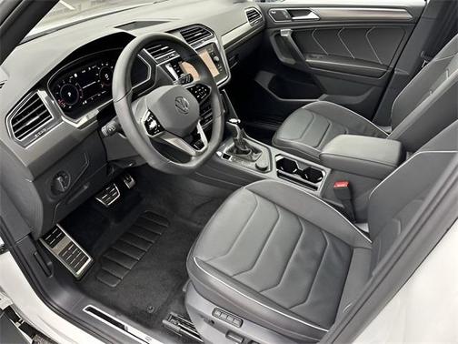 2024 Volkswagen Tiguan 2.0T SEL R-Line