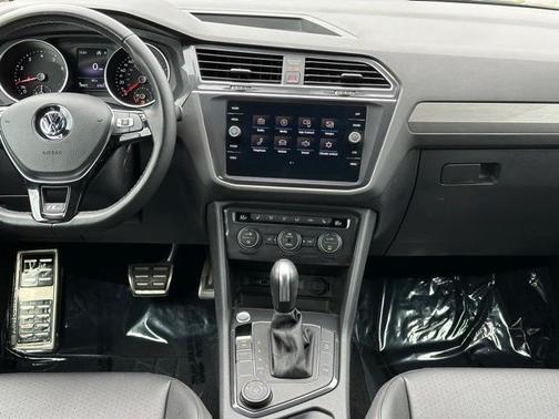 2020 Volkswagen Tiguan 2.0T SE R-Line Black