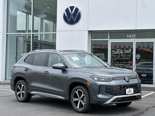 2025 Volkswagen Tiguan 2.0T SE