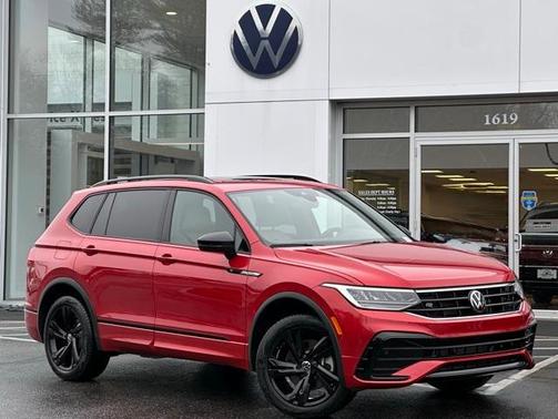 2024 Volkswagen Tiguan 2.0T SE R-Line Black