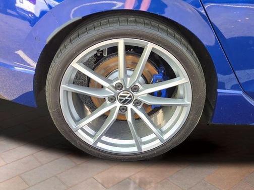 Lapiz Blue Metallic 2023 Volkswagen Golf R 2.0T