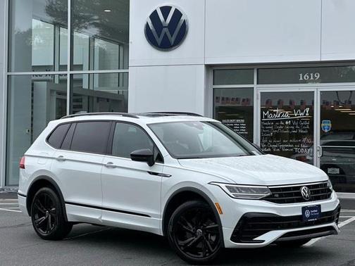 2023 Volkswagen Tiguan 2.0T SE R-Line Black