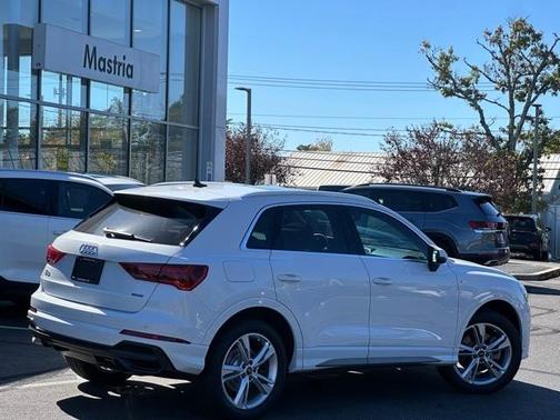 2022 Audi Q3 45 S line Premium