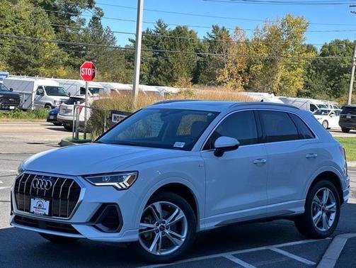 2022 Audi Q3 45 S line Premium