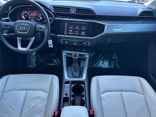 2022 Audi Q3 45 S line Premium