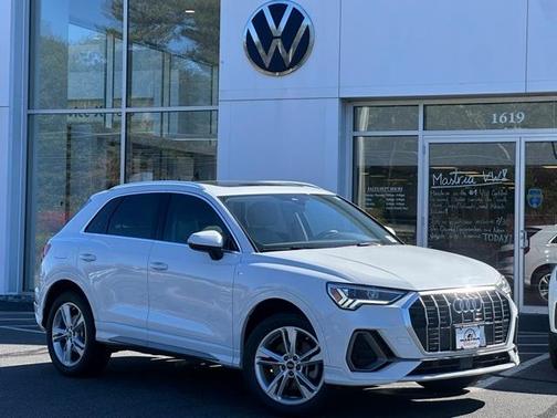 2022 Audi Q3 45 S line Premium