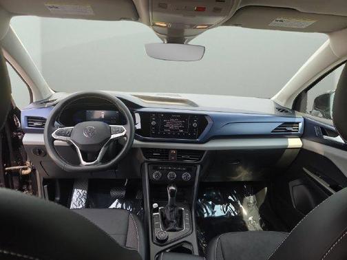 Deep Black Pearl Effect 2022 Volkswagen Taos 1.5T SE