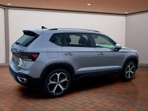 Pyrite Silver Metallic 2026 Volkswagen Taos 1.5T SEL