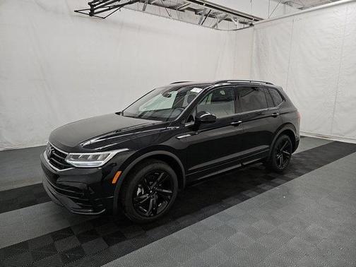 2024 Volkswagen Tiguan 2.0T SE R-Line Black