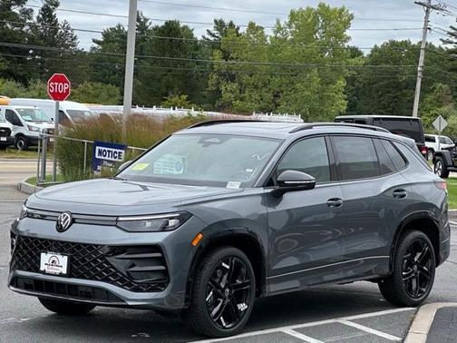 2025 Volkswagen Tiguan 2.0T SE R-Line Black