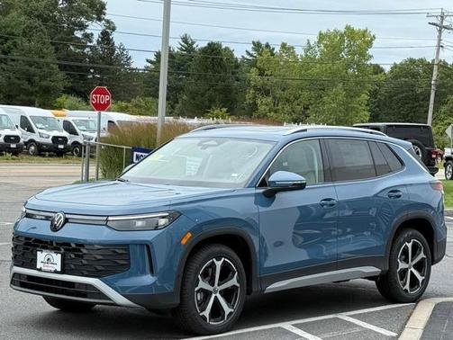 2025 Volkswagen Tiguan 2.0T SE