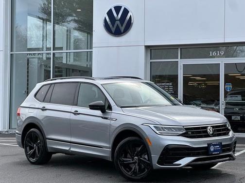 2024 Volkswagen Tiguan 2.0T SE R-Line Black