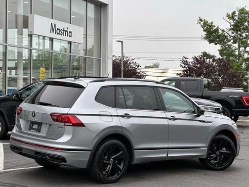 2024 Volkswagen Tiguan 2.0T SE R-Line Black