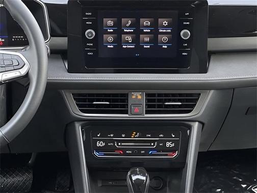 2025 Volkswagen Taos 1.5T SE Black