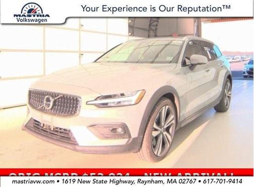 2025 Volvo V60 Cross Country B5 Plus