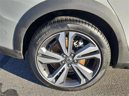 2025 Volvo V60 Cross Country B5 Plus