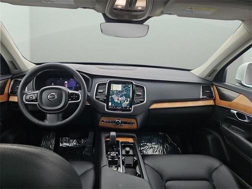 2024 Volvo XC90 B5 Plus Bright Theme