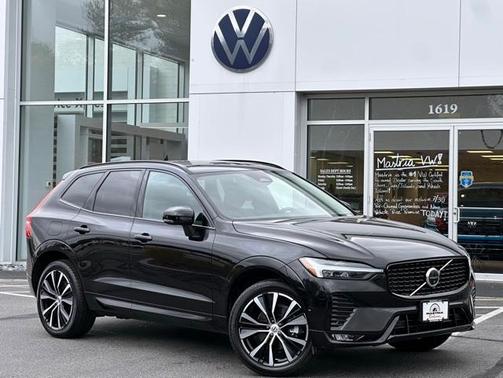 2025 Volvo XC60 B5 Plus