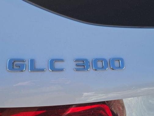 2018 Mercedes-Benz GLC 300 Base 4MATIC