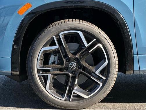2025 Volkswagen Tiguan 2.0T SEL R-Line