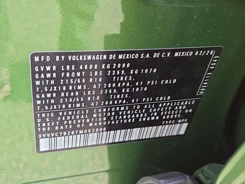 Bright Moss Green Metallic 2026 Volkswagen Taos 1.5T SE
