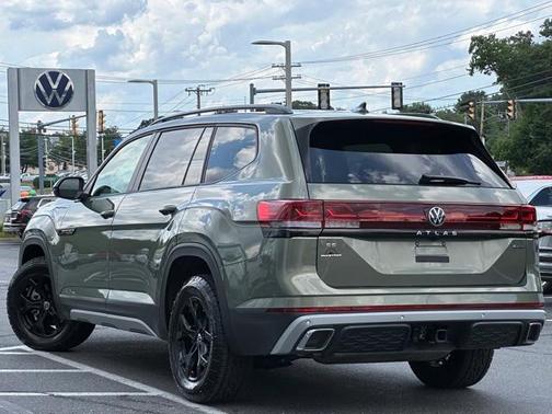 2025 Volkswagen Atlas 2.0T Peak Edition