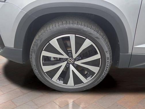 Pyrite Silver Metallic 2023 Volkswagen Taos 1.5T SE