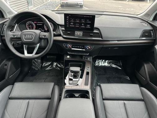 2024 Audi Q5 45 S line quattro Premium