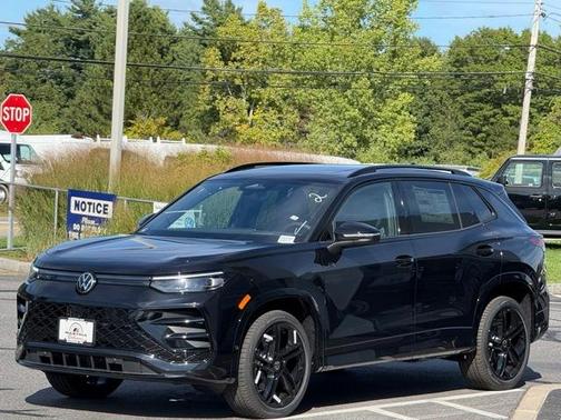 2025 Volkswagen Tiguan 2.0T SE R-Line Black