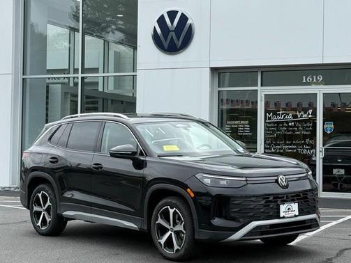 2025 Volkswagen Tiguan 2.0T SE